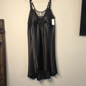 Flora Nikrooz Elegant Black Lace Chemise